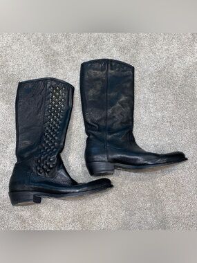FRYE Rider Pyramid Pull On Black Soft Leather Boots Size 8.5 Studded Western